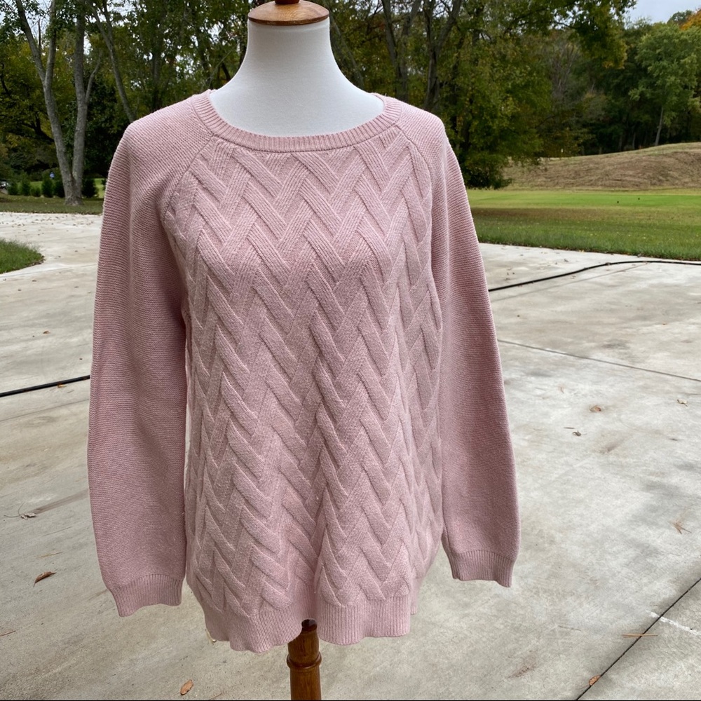 Cyrus blush pink sweater size large